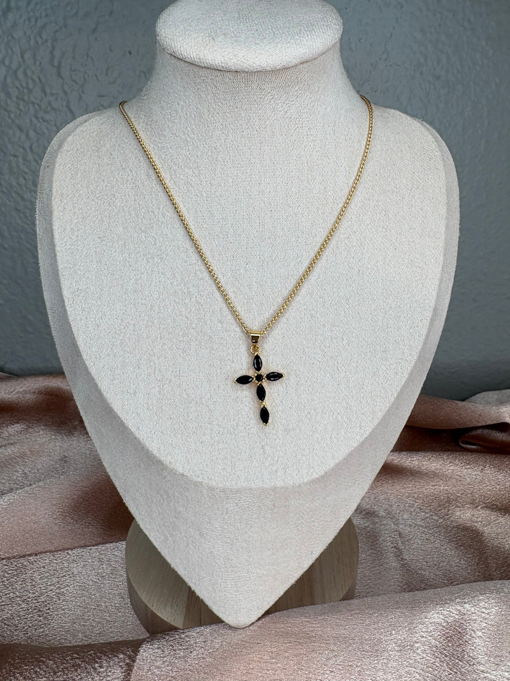 Luz Necklace